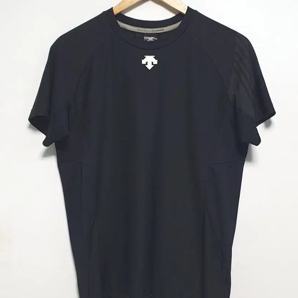 [BUNJANG] Descente Functional Running T-Shirt Black Size 95 / 데상트 러닝 기능성 반팔티 95사이즈 블랙