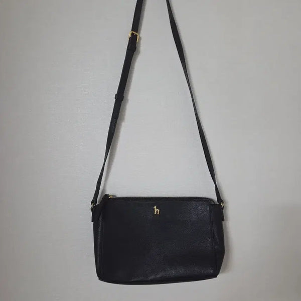 [BUNJANG] Hazzys Leather Crossbody Bag / 헤지스 가죽 크로스백