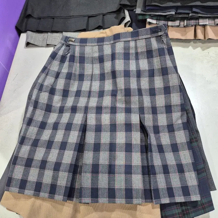 [BUNJANG] Used School Skirt Size 65 / 중고 교복치마 사이즈 65. 20장 재고떨이