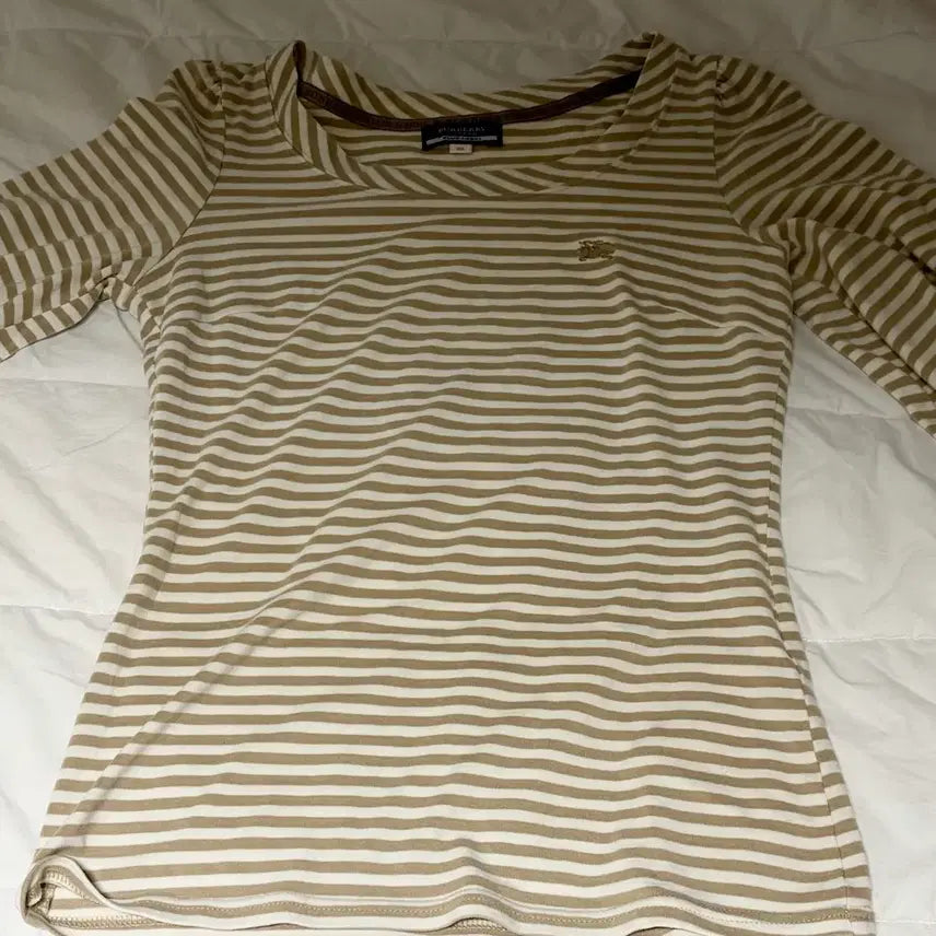 [BUNJANG] Vintage Burberry Striped Short-Sleeve T-Shirt (Beige) / 빈티지 버버리 스트라이프 반팔 기마 로고 베이지