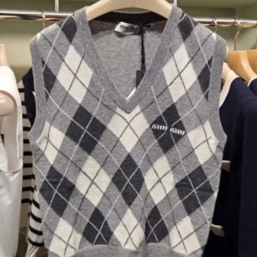 [BUNJANG] Miu Miu Argyle Knit Vest / 미우미우 아가일 니트 베스트