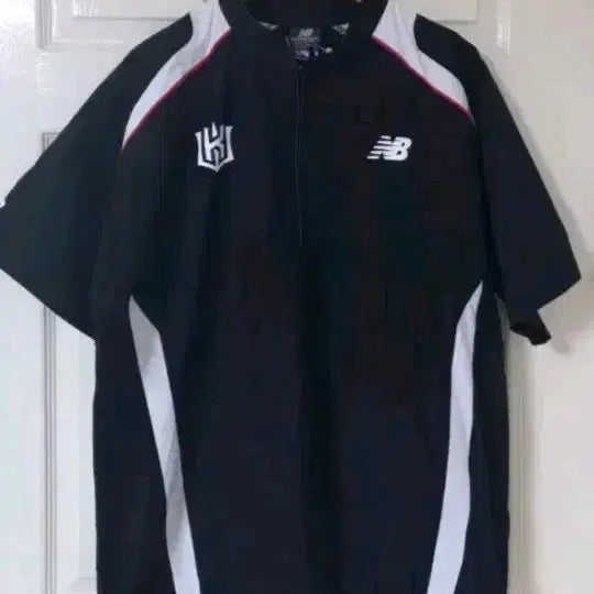 [BUNJANG] KT Wiz 26 New Balance Black/White Short-Sleeve Windbreaker (Player Issued) / kt 위즈 26뉴발란스    새제품 선수지급용