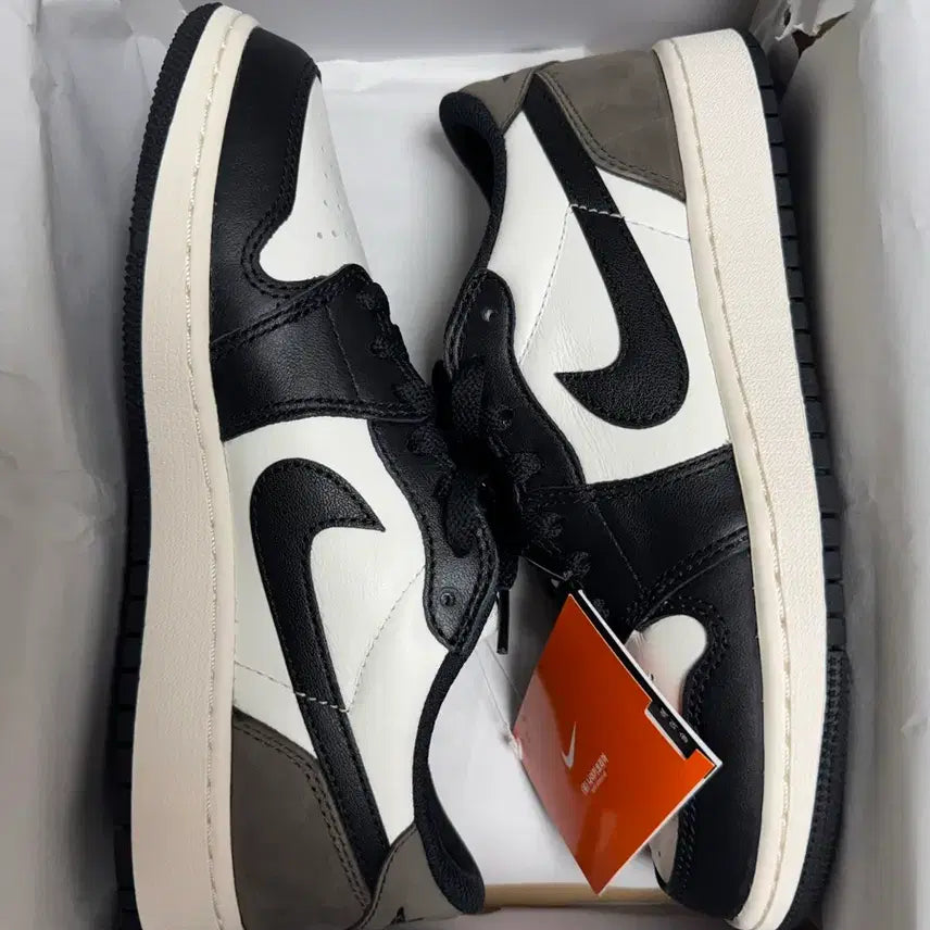 [BUNJANG] Nike Air Jordan 1 Low OG Mocha Sneakers (240) / 나이키 에어 조던1 로우 OG 모카 240