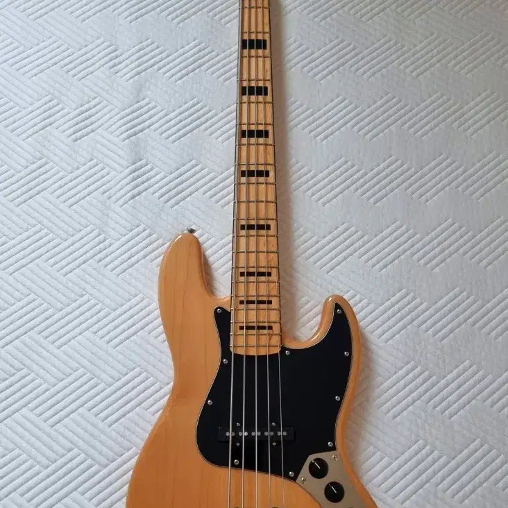 [BUNJANG] Squier Classic Vibe '70s Jazz Bass 5-String / 스콰이어 클래식바이브 70's 재즈베이스