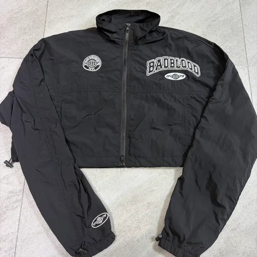 [BUNJANG] BADBLOOD Cropped Windbreaker Black / BADBLOOD 크롭 바람막이 블랙