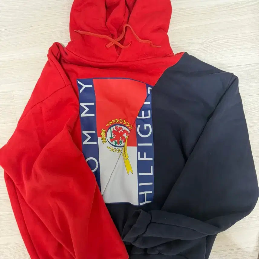 [BUNJANG] VETEMENTS x Tommy Hilfiger Colorblock Hooded Sweatshirt / 베트멍 타미힐피거 절개후드 (홍콩 리미티드 에디션)