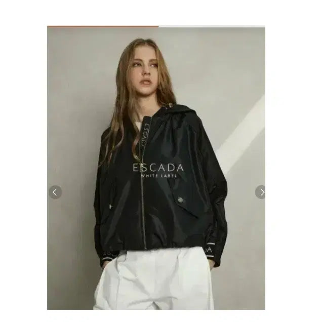 [BUNJANG] Escada Glowing Windbreaker Zip-Up Jumper M Size Authentic / 에스까다 ESCADA 글로잉 바람막이 집업 점퍼 m 사이즈 정품