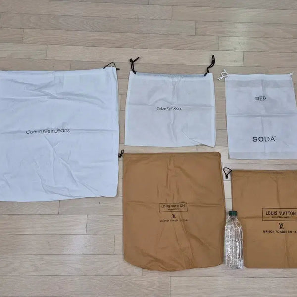 [BUNJANG] Louis Vuitton, Calvin Klein, Soda Dust Bags (Set of 5) / 루이비통, 캘빈클라인 더스트백 5개