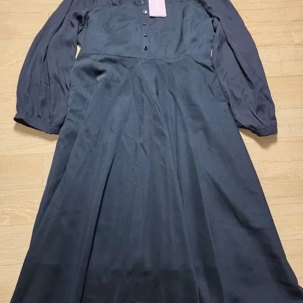[BUNJANG] Rohaz Chiffon Colorblock V-neck Pleated Long Dress Black / 로하즈쉬폰 배색 브이넥릎리츠 블랙  (긴팔 원피스