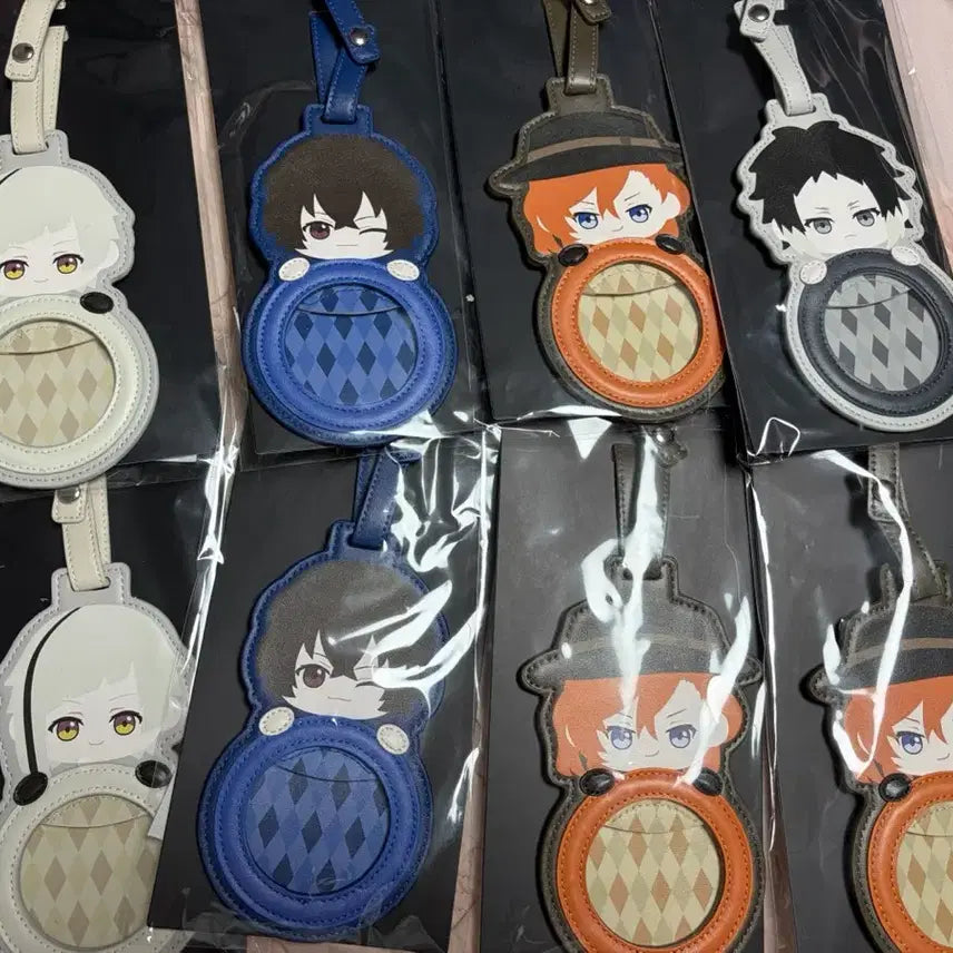[BUNJANG] Bungo Stray Dogs Popmart Kuji Keychain with Can Badge Holder / 문호스트레이독스 팝마트쿠지 키링 ( 캔뱃지들어가는 )