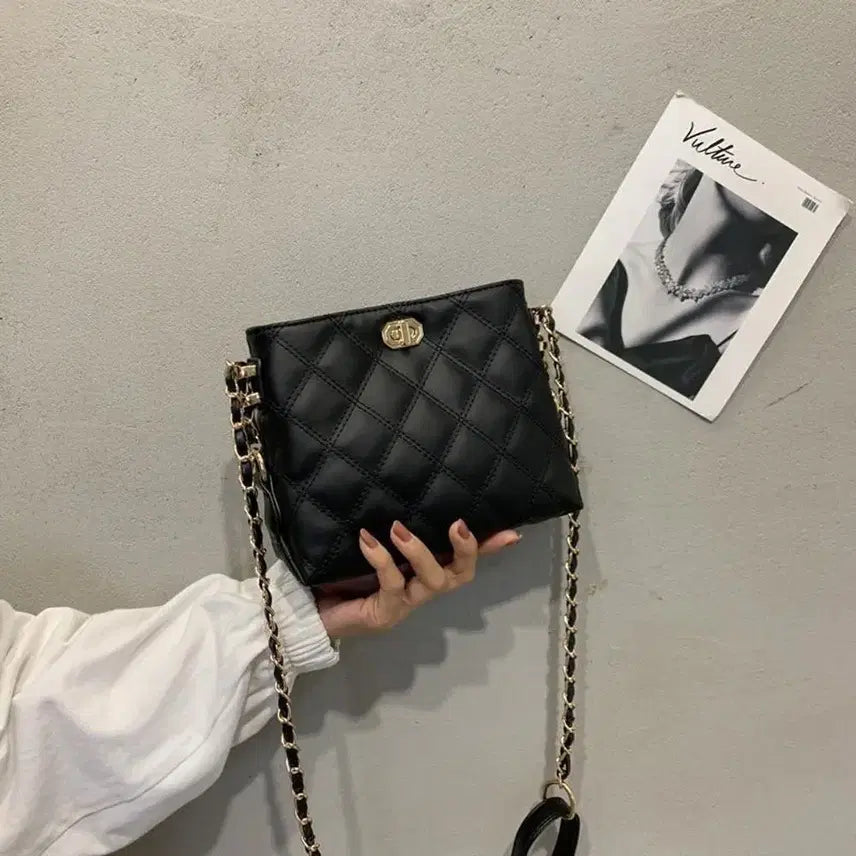 [BUNJANG] Quilted Chain Shoulder Bag Black / 체인 숄더백 퀼팅 블랙