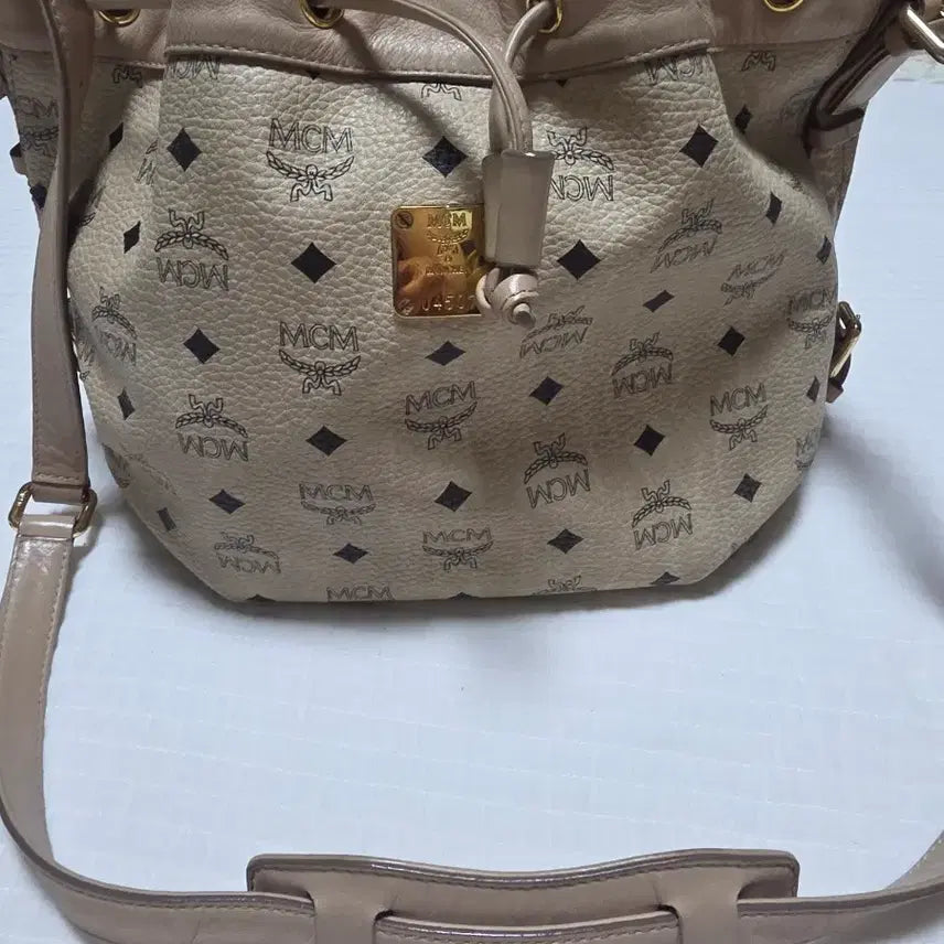 [BUNJANG] MCM Visetos Bucket Bag Beige / MCM 비세토스 버킷백 베이지