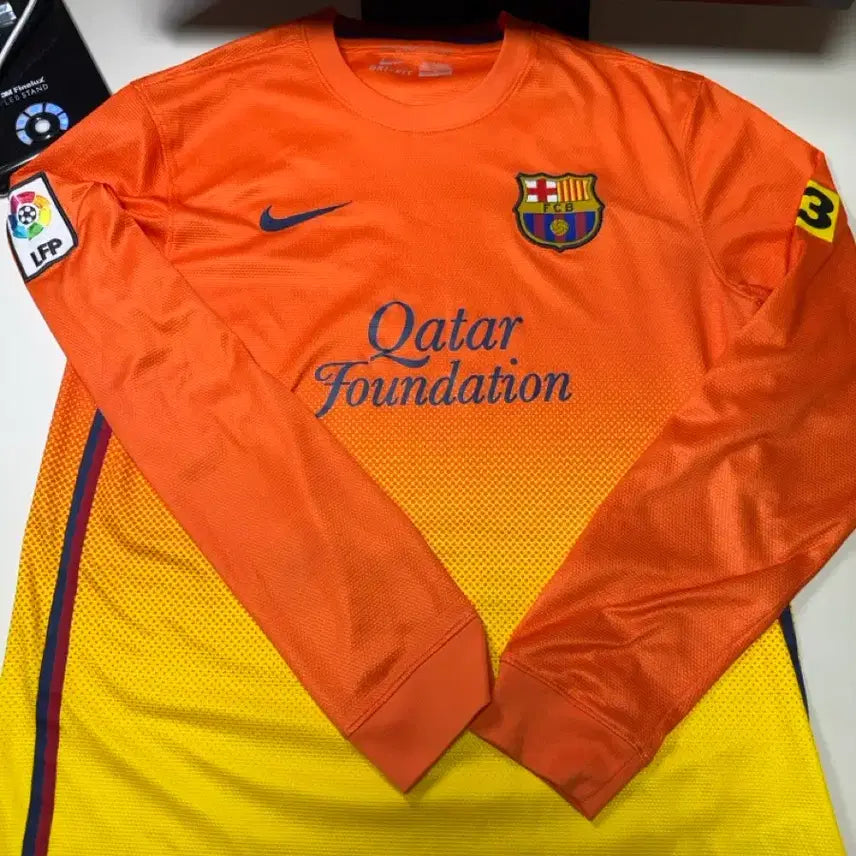 [BUNJANG] FC Barcelona 2012-2013 Away Long-Sleeve Jersey (M) / [정품] 12-13 FC 바르셀로나 어웨이 긴팔 유니폼 (M)