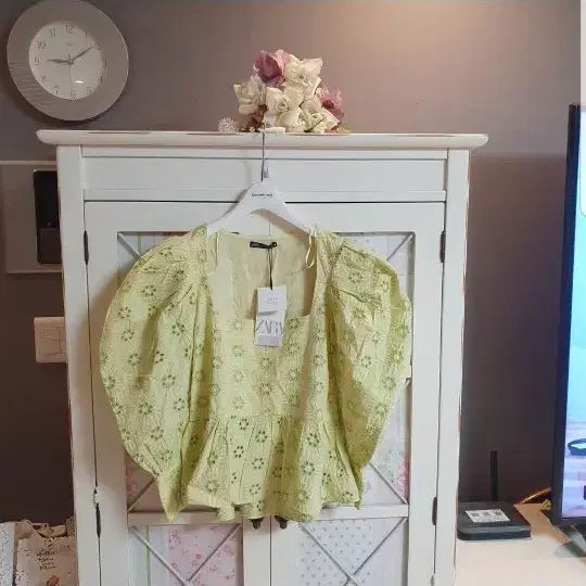 [BUNJANG] Zara Puff Sleeve Floral Embroidered Blouse / 자라 블라우스/55  새상품