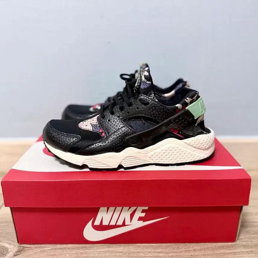 [BUNJANG] Nike Air Huarache Run Print Aloha / 나이키 에어 허라취 런 프린트 알로하 260mm