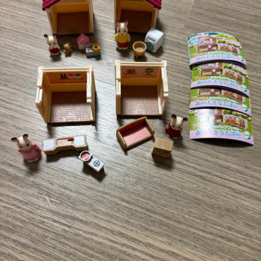 [BUNJANG] Sylvanian Families Red Roof Country House Gacha Full Set of 4 / 실바니안 패밀리 붉은지붕 숲속 큰집 가챠 4종 풀셋