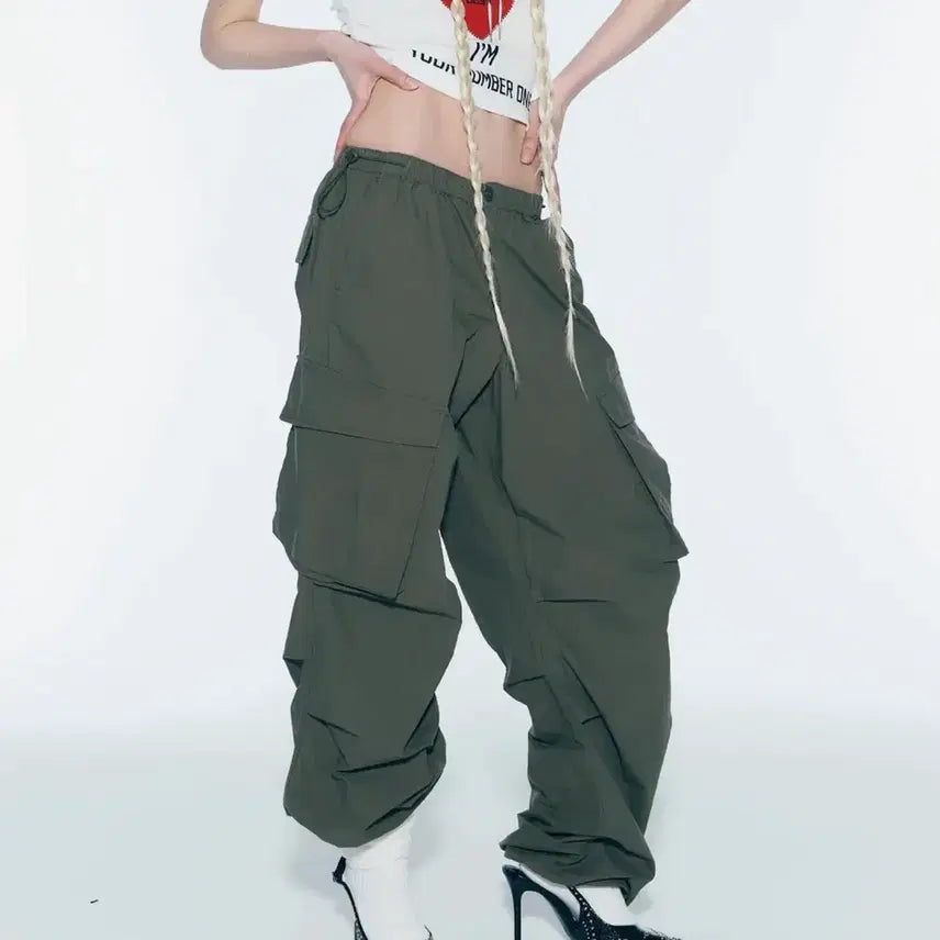 [BUNJANG] ESIFCALY Parachute Cargo Pants Deep Khaki / 에즈이프캘리 PARACHUTE CARGO PANTS 카고 딥카키