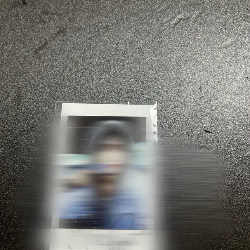 [BUNJANG] QWER CHODAN Training Tracksuit Photocard / QWER 쵸단 트레이닝복 싸폴 폴라로이드 판매합니다