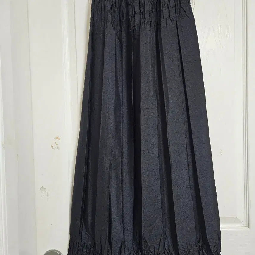 [BUNJANG] Black Pleated Long Skirt / 블랙 플리츠 롱 스커트