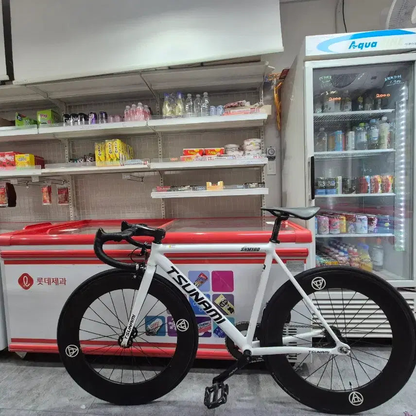 [BUNJANG] Tsunami White Bicycle / 아직 안팔림쓰나미 화이트 급처 ㅍㅍ 대차 x