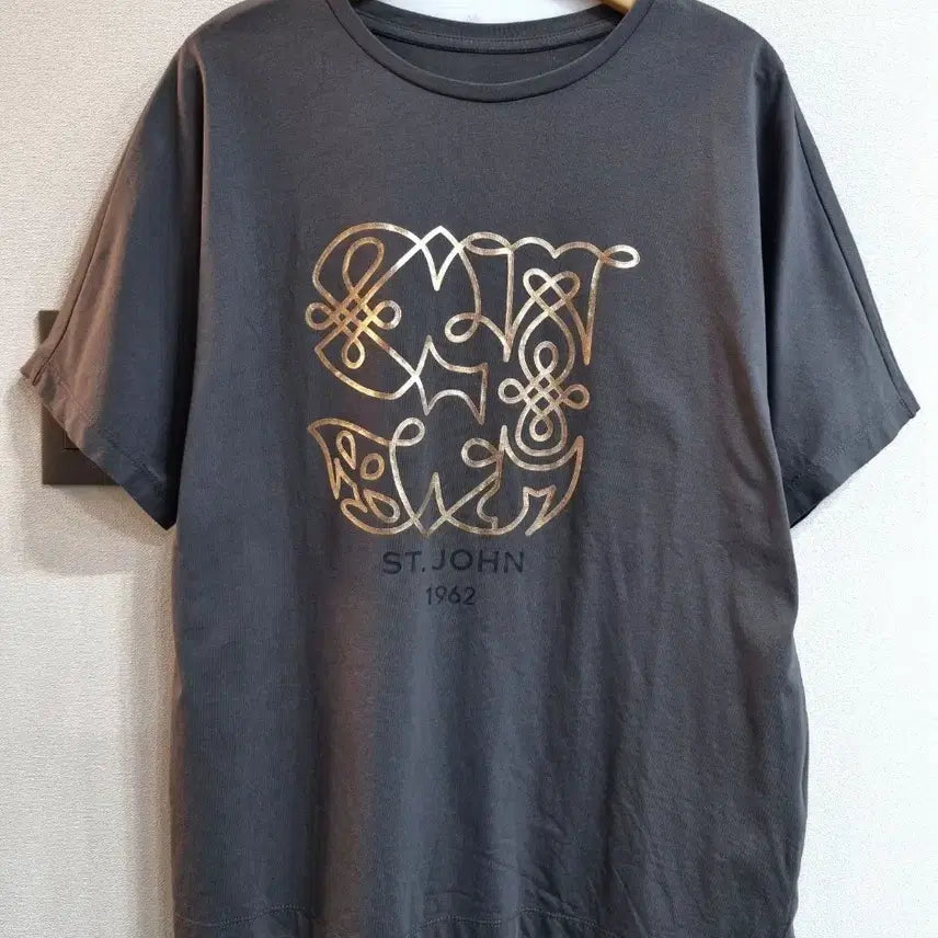 [BUNJANG] ST. JOHN 1962 Charcoal Short Sleeve T-Shirt Size 55 / 55/ ST. JOHN 1962 반팔 티셔츠 챠콜