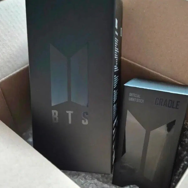 [BUNJANG] BTS Official Lightstick ARMY Bomb Ver.4 + Cradle Set (Sealed) / [새상품] BTS 방탄 공식 응원봉 아미밤 Ver.4+크래들 세트 미개봉