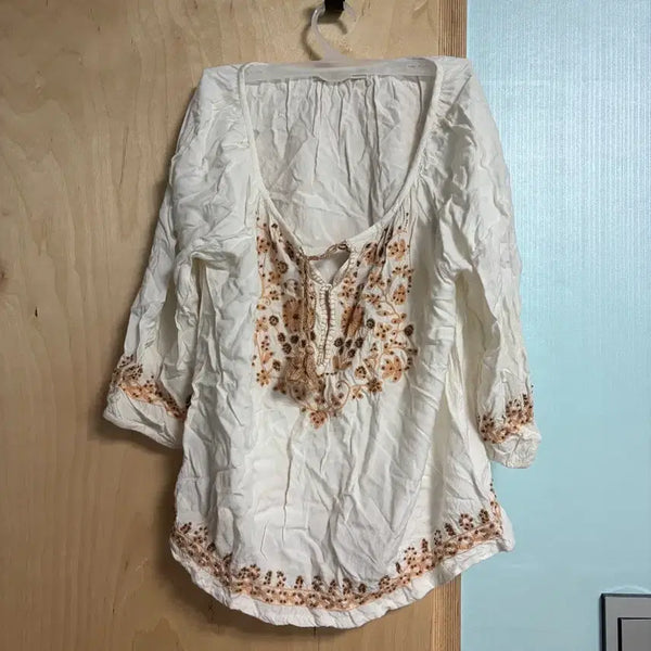 [BUNJANG] Vintage Embroidered Blouse / 빈티지 자수 블라우스