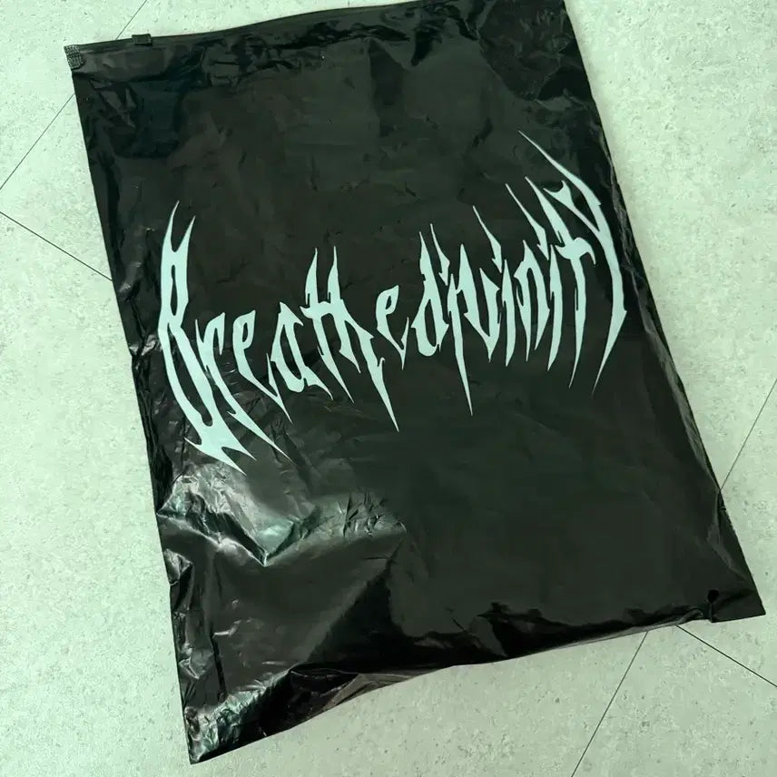 [BUNJANG] Breathdivinity Green Long Sleeve / Breathdivinity green long sleeve