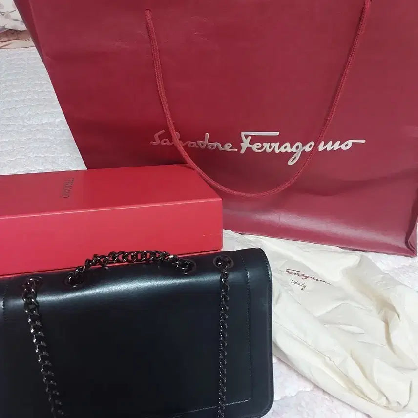 [BUNJANG] Salvatore Ferragamo Black Chain Shoulder Crossbody Bag / 페라가모 블랙 체인 숄더앤크로스백