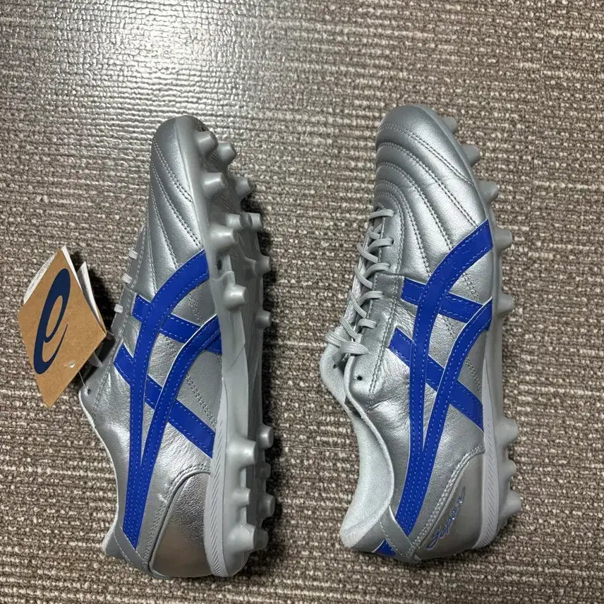[BUNJANG] Asics Soccer Cleats Size 260 New / 아식스 축구화 260 새상품