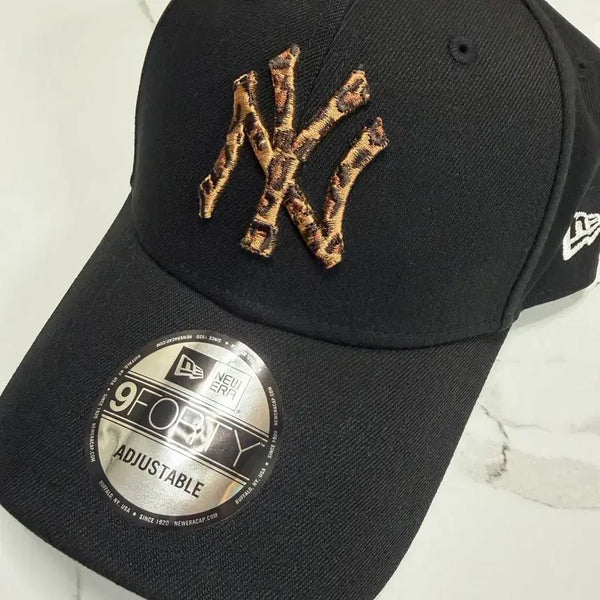 [BUNJANG] New Era New York Yankees Leopard Logo 9FORTY Cap / 뉴에라 9FORTY  뉴욕양키스 레오파드 로고 볼캡