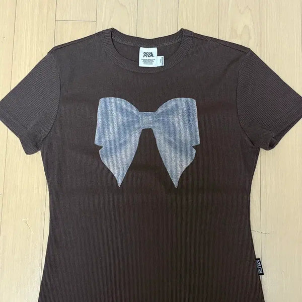 [BUNJANG] Sculptor Brown Ribbed Short-Sleeve T-Shirt with Ribbon Detail / sculptor 스컬프터 브라운 골지 리본 반팔티셔츠