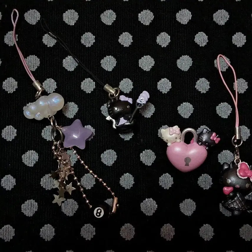 [BUNJANG] Sanrio Hello Kitty Devil & Angel Bead Keychain Set / 악마 데빌 천사 키티스트랩 세트 / 산리오 헬로키티 비즈 키링