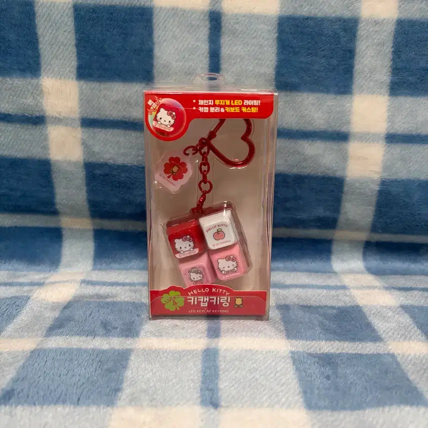 [BUNJANG] Sanrio Hello Kitty Keycap Keychain / 산리오 헬로키티 키캡 키링