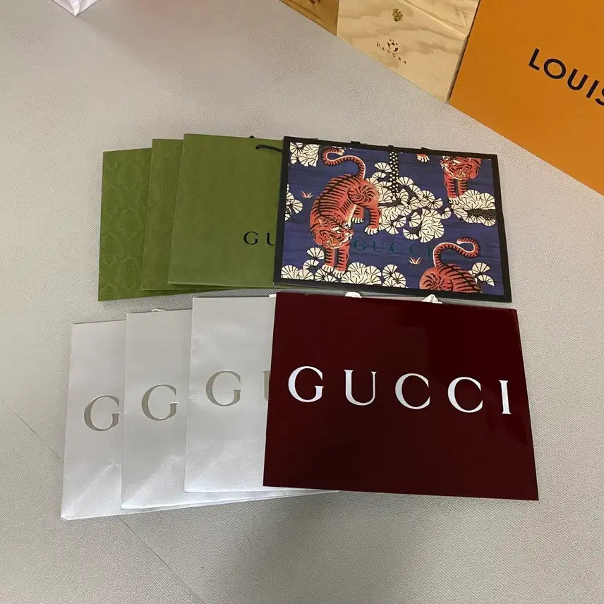 [BUNJANG] Gucci Shopping Bags Bundle Set (48*36*16.5) / 구찌 쇼핑백 (48*36*16.5) 8장 일괄