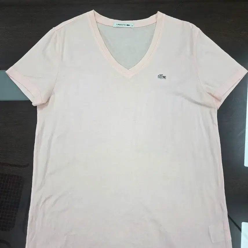 [BUNJANG] Lacoste Short Sleeve V-Neck T-Shirt Pink Size 38 / 라코스테 반팔 브이넥 티셔츠 핑크 38