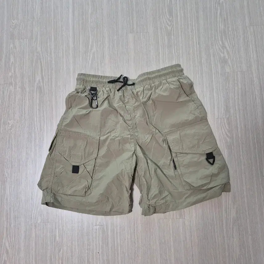 [BUNJANG] Outstanding Packable Gear Shorts Beige Size 2 / 아웃스탠딩 패커블 기어 쇼츠 베이지 2사이즈