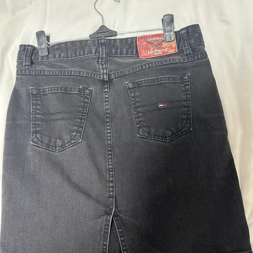 [BUNJANG] Tommy Hilfiger Vintage Black Denim Jeans / (급처3만원)토미힐피거 빈티지 흑청