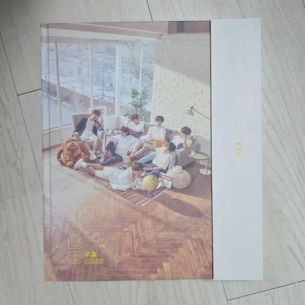 [BUNJANG] BTS Exhibition 'Today' Photobook / 방탄소년단 BTS 전시회 <오늘> 도록(포토북)