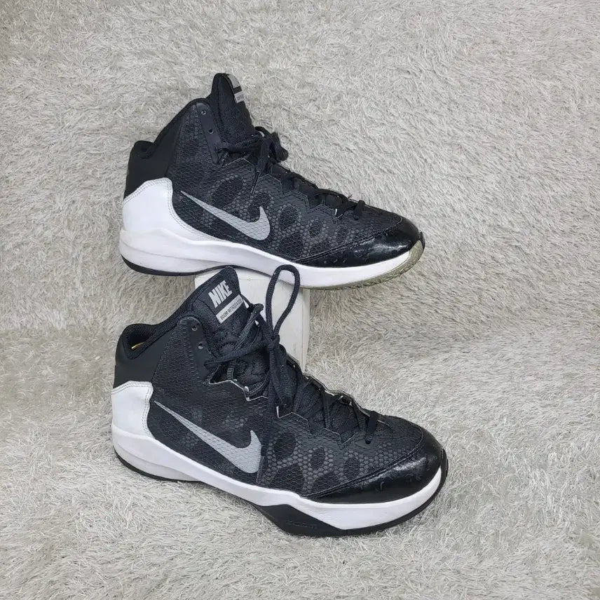 [BUNJANG] Nike Zoom Without A Doubt Used Size 260 / 구제짱짱맨 260 나이키 줌 위드아웃 어 다우트