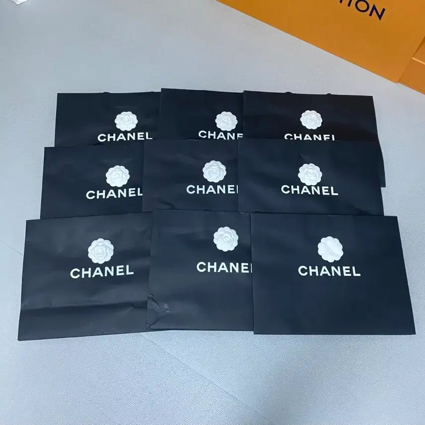 [BUNJANG] Chanel Shopping Bags Bundle Set / 샤널 쇼핑백 (43*33*16) 9장 일괄