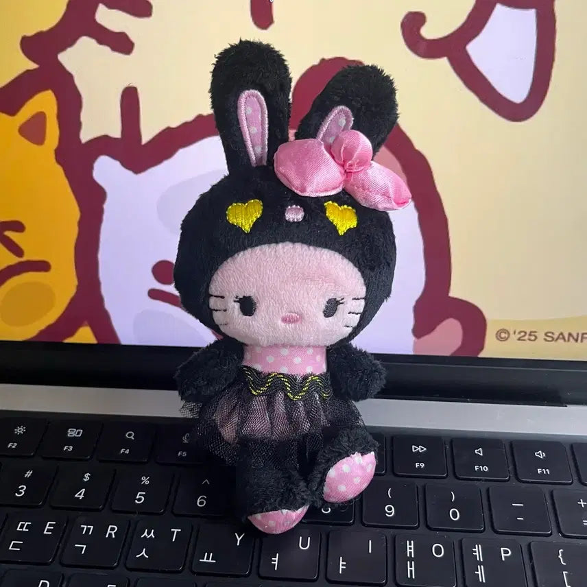 [BUNJANG] Sanrio Black Rabbit Kitty Keyring / 산리오 검정 토끼 키티 키링
