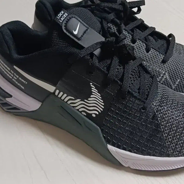[BUNJANG] Nike Metcon 8 Training Shoes Black White / 나이키 메트콘 8 블랙 화이트 역도화 헬스화 크로스핏화//260