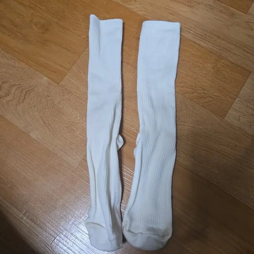[BUNJANG] Women's Crew Socks (2 Pairs) / 양말 긴양말 목양말 데이트양말 여자양말 여성양말 학생양말 흰양말