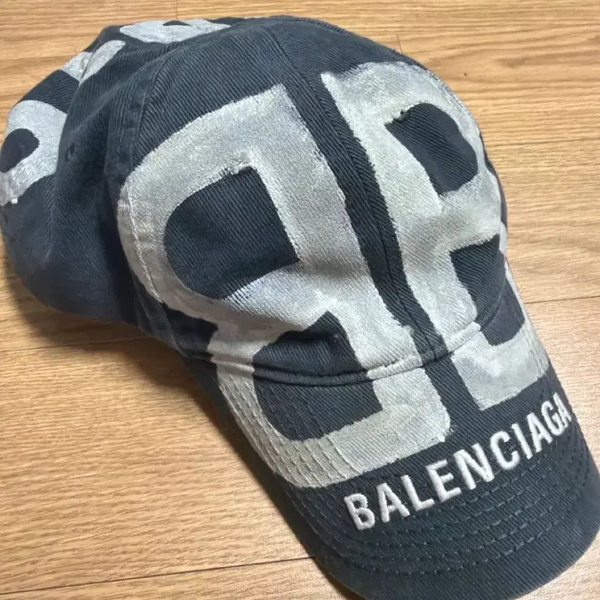 [BUNJANG] Balenciaga BB Sprayed Cap Ash Grey & Silver / 발렌시아가 BB SPRAYED 캡 에쉬그레이&실버