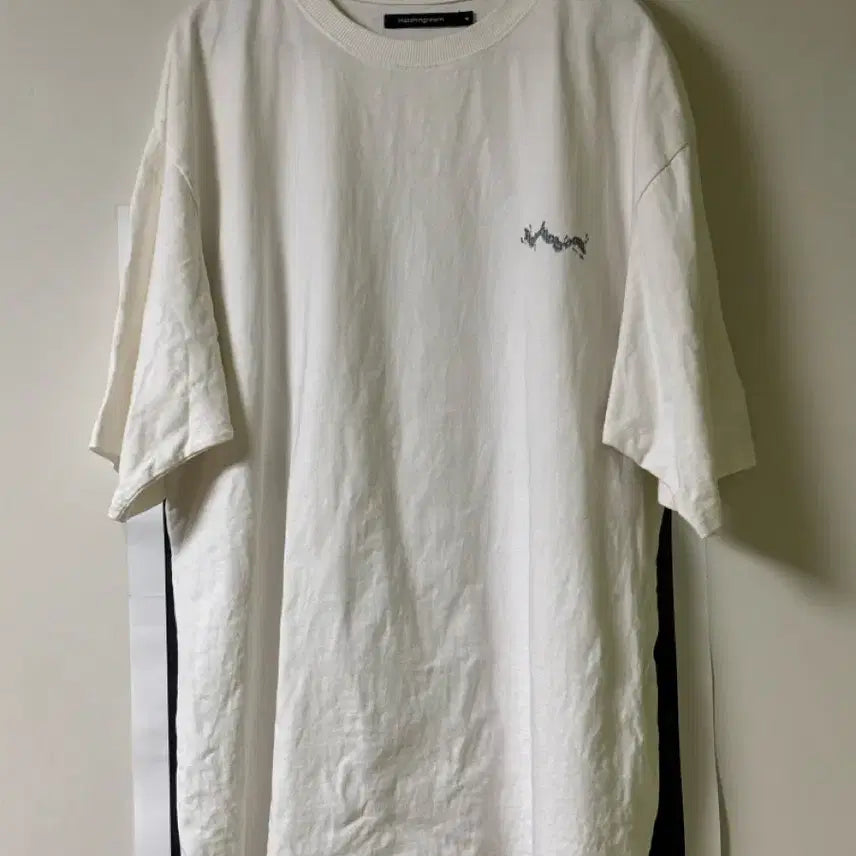[BUNJANG] Hatching Room Cartoon Floral Short Sleeve T-Shirt White / [4] 해칭룸 카툰 플로럴 반팔티 화이트