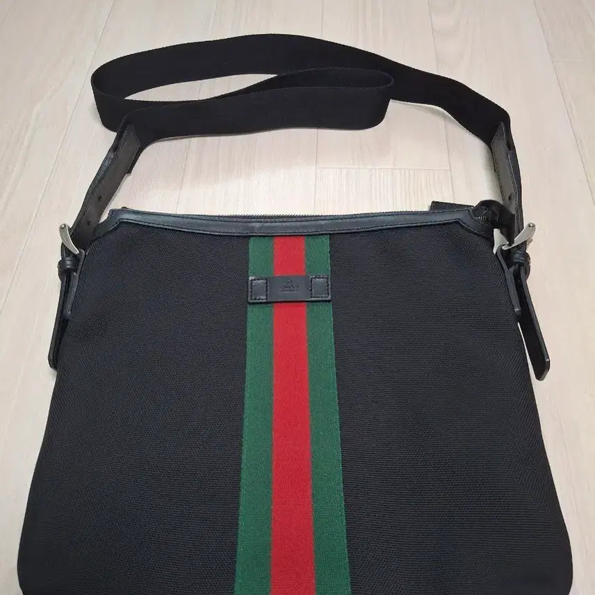 [BUNJANG] Gucci GG Supreme Messenger Bag 387111 / (정품) 구찌 GG 웹 테크노 수프림 삼선 메신저백 387111