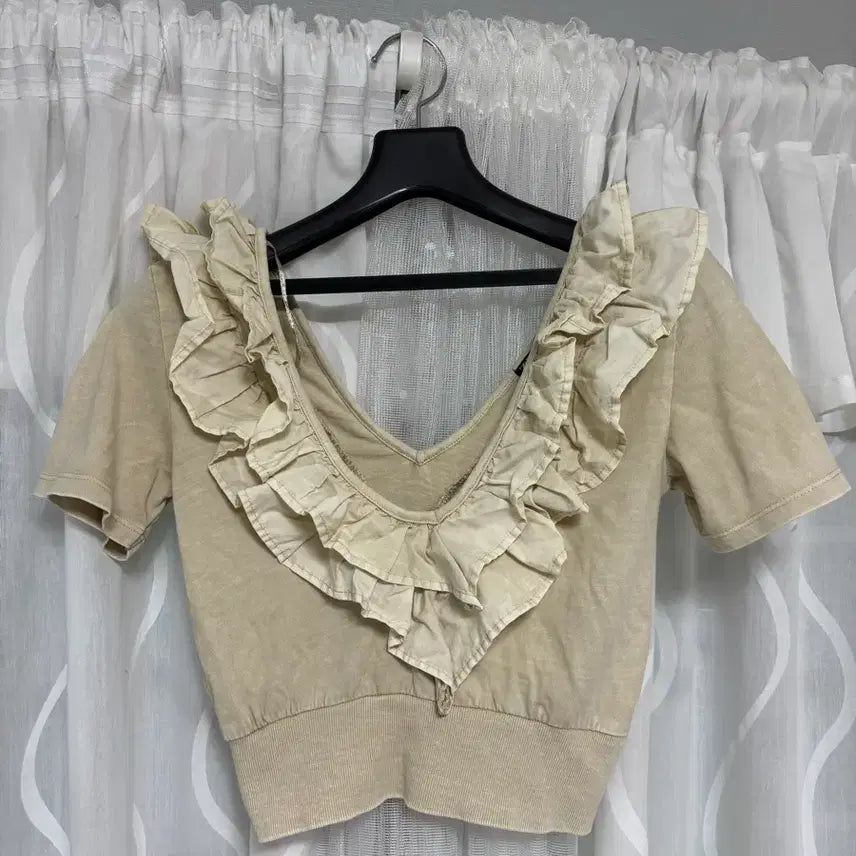 [BUNJANG] Zara Frill Short Sleeve Beige Top / 자라 프릴 베이지 반팔