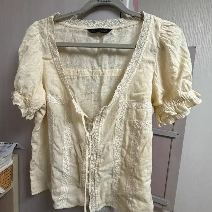 [BUNJANG] Zara Lace Detail Blouse / 자라 탑