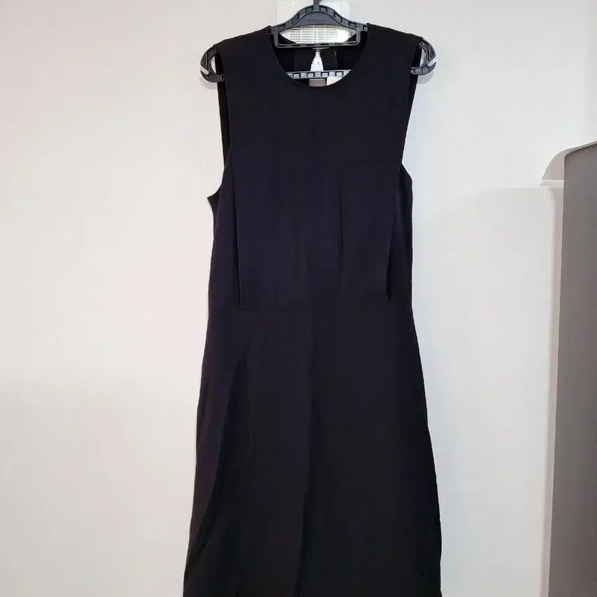 [BUNJANG] Black Sleeveless Midi Dress / 여S.블랙 민소매 원피스